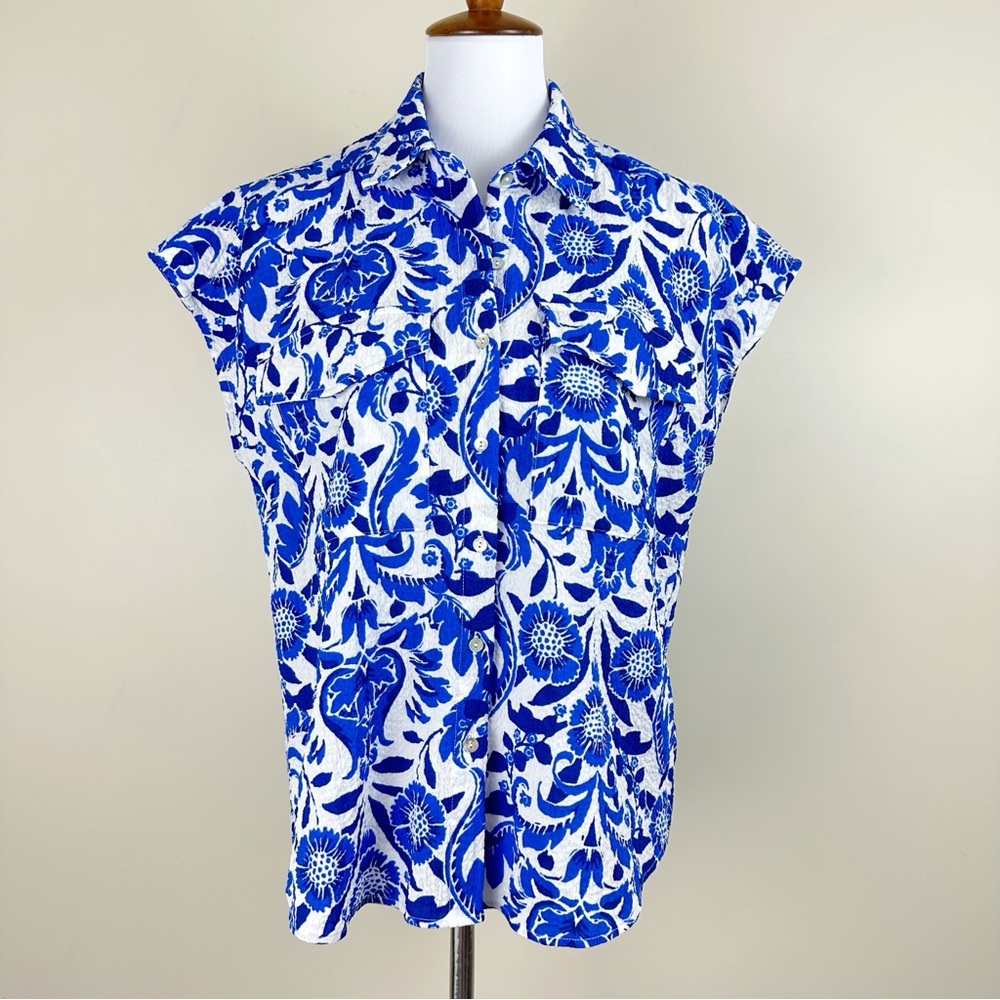 C by One Floral Button Down Top Medium Sleeveless Boxy Front Pockets Blue